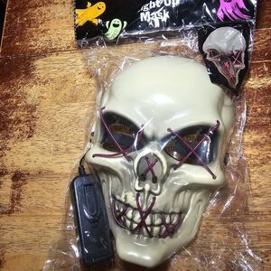 ☠️ Light-Up Skeleton Face Mask With Purple X -Lights ♒ Party's, Cosplay Etc. 🛸